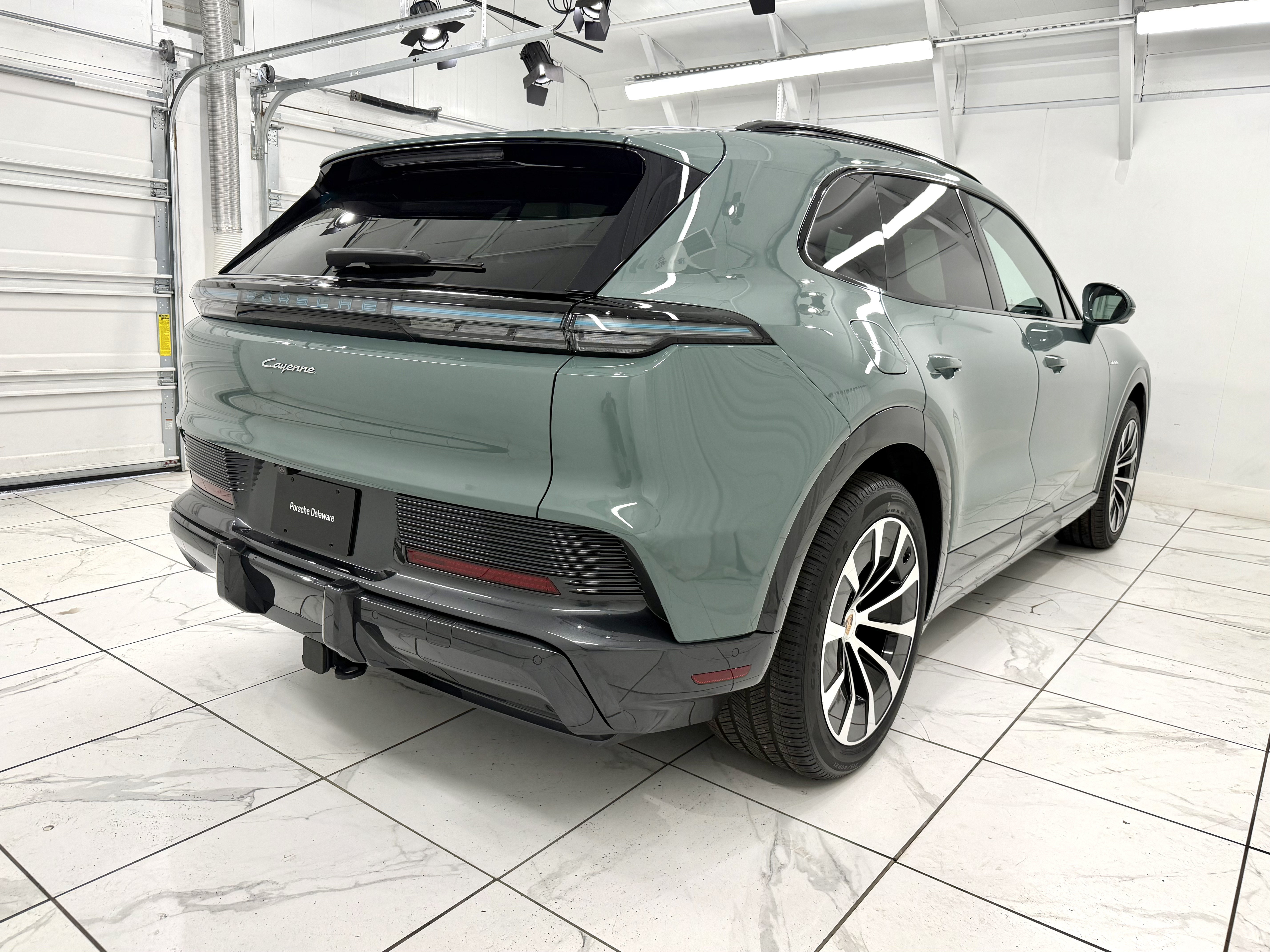 New 2026 Porsche Cayenne Electric AWD/4WD image 12