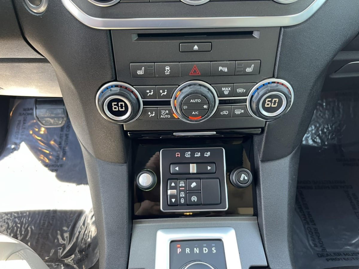 Used 2015 Land Rover LR4 HSE LUX AWD/4WD image 15