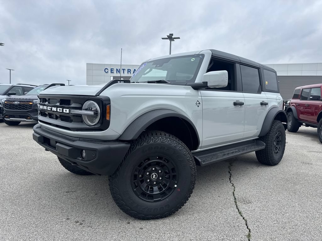 New 2026 Ford Bronco Outer Banks w/ Sasquatch Package
