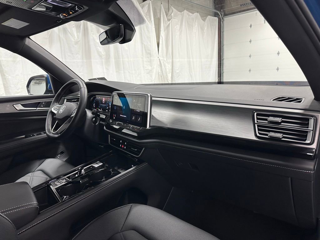 Used 2025 Volkswagen Atlas Cross Sport SE image 64