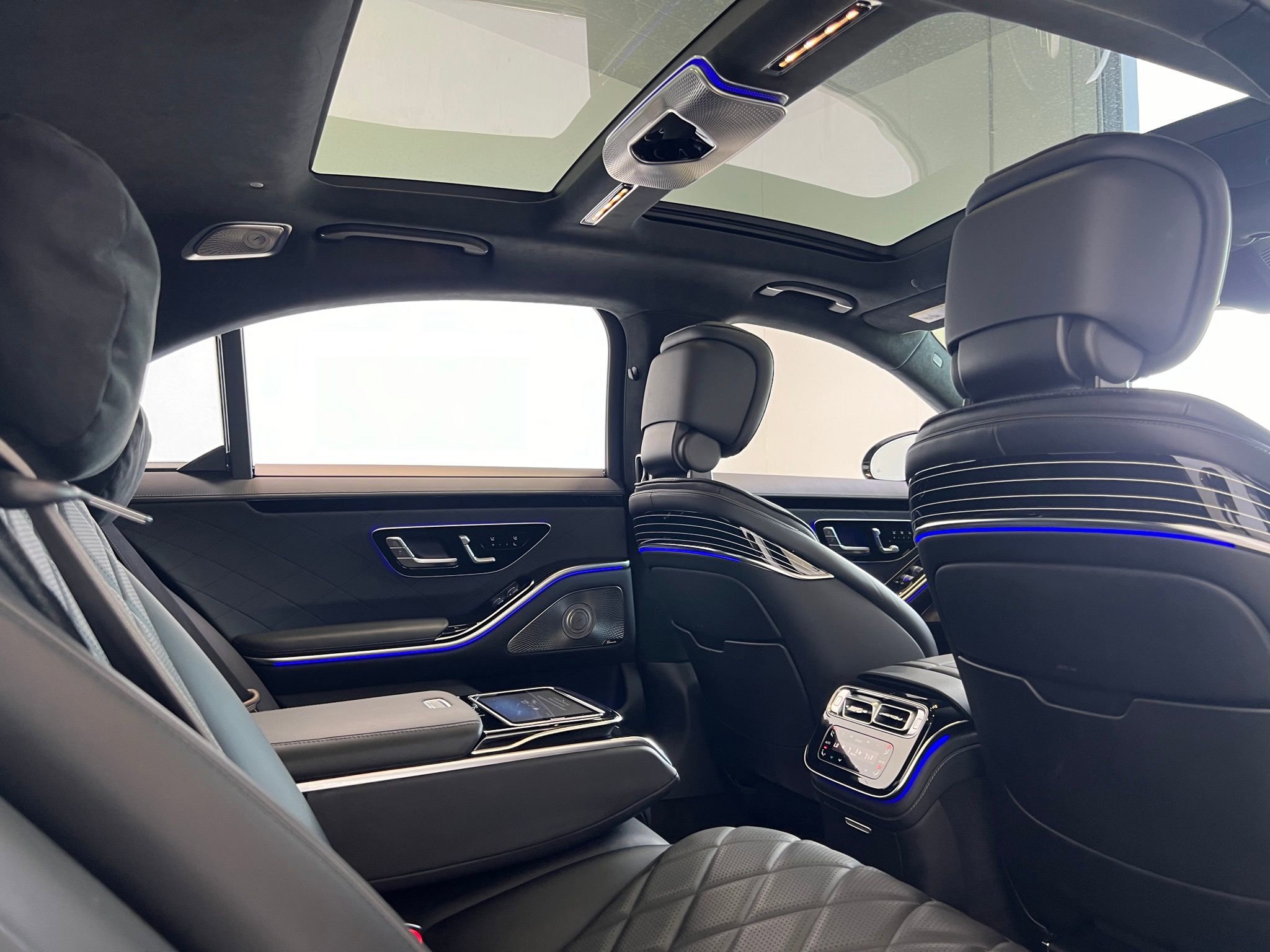 Used 2022 Mercedes-Benz S 580 4MATIC Sedan w/ Rear Seat Package image 25