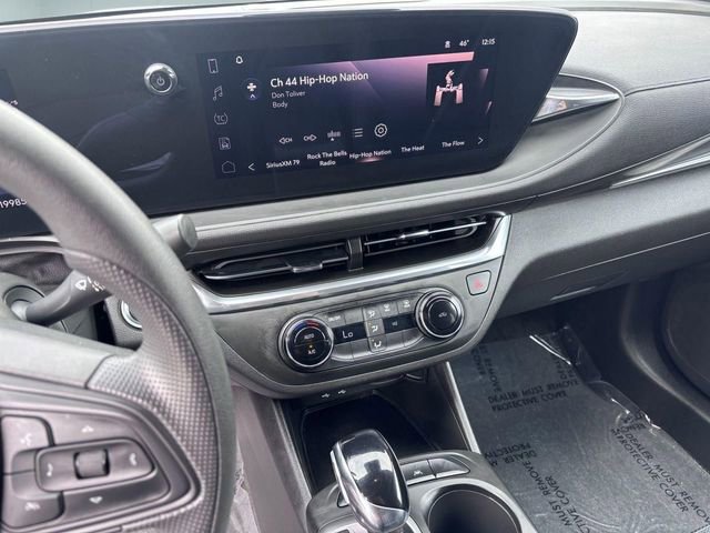 Used 2025 Buick Envista Preferred image 21