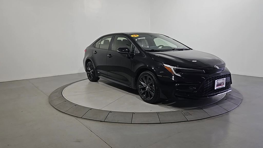 Used 2024 Toyota Corolla SE w/ SE Package image 8