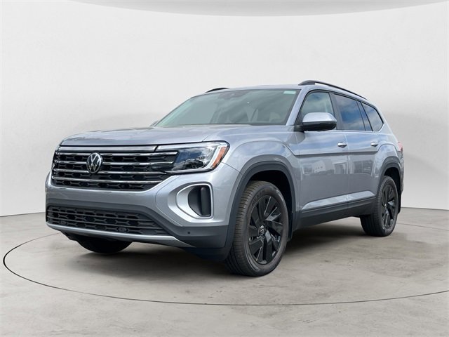 New 2025 Volkswagen Atlas SE image 2