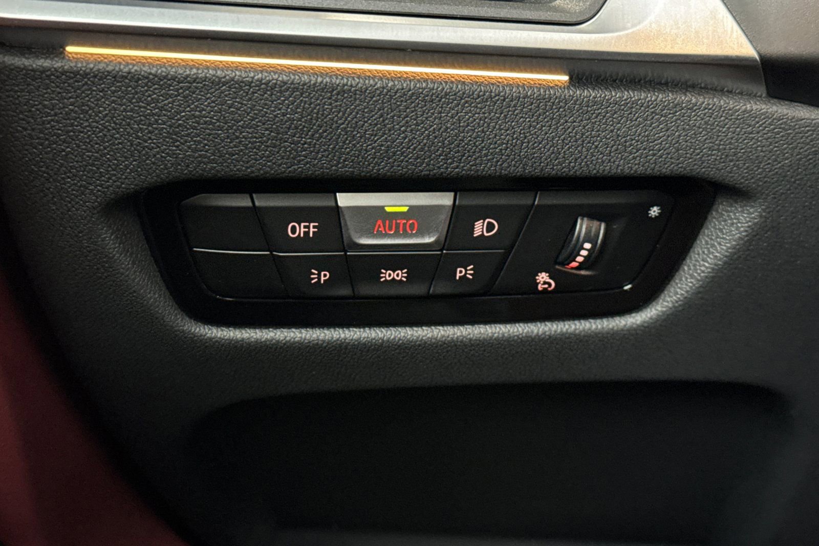 Used 2024 BMW M440i Coupe w/ Premium Package image 32