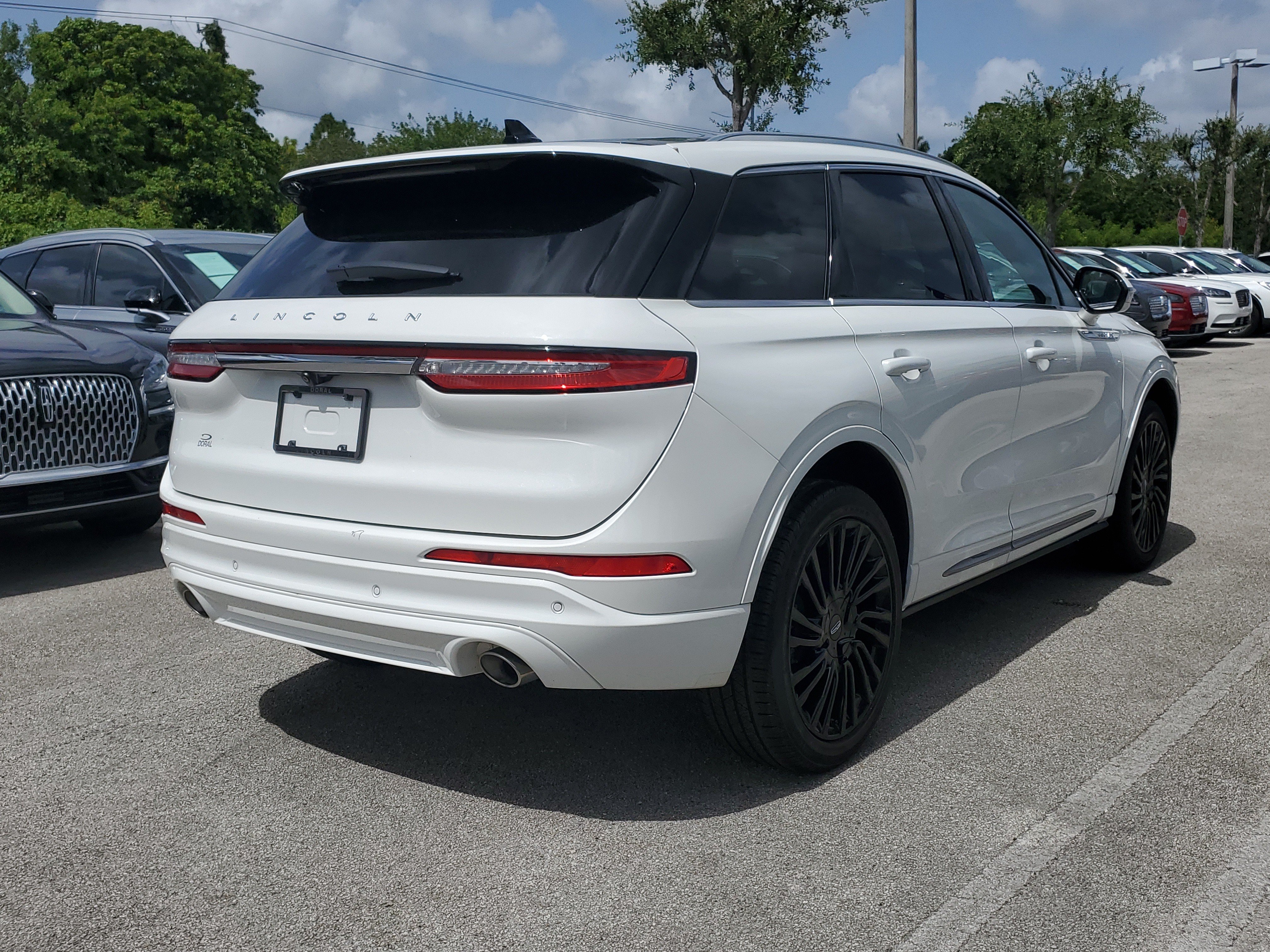 Used 2022 Lincoln Corsair Reserve FWD image 6