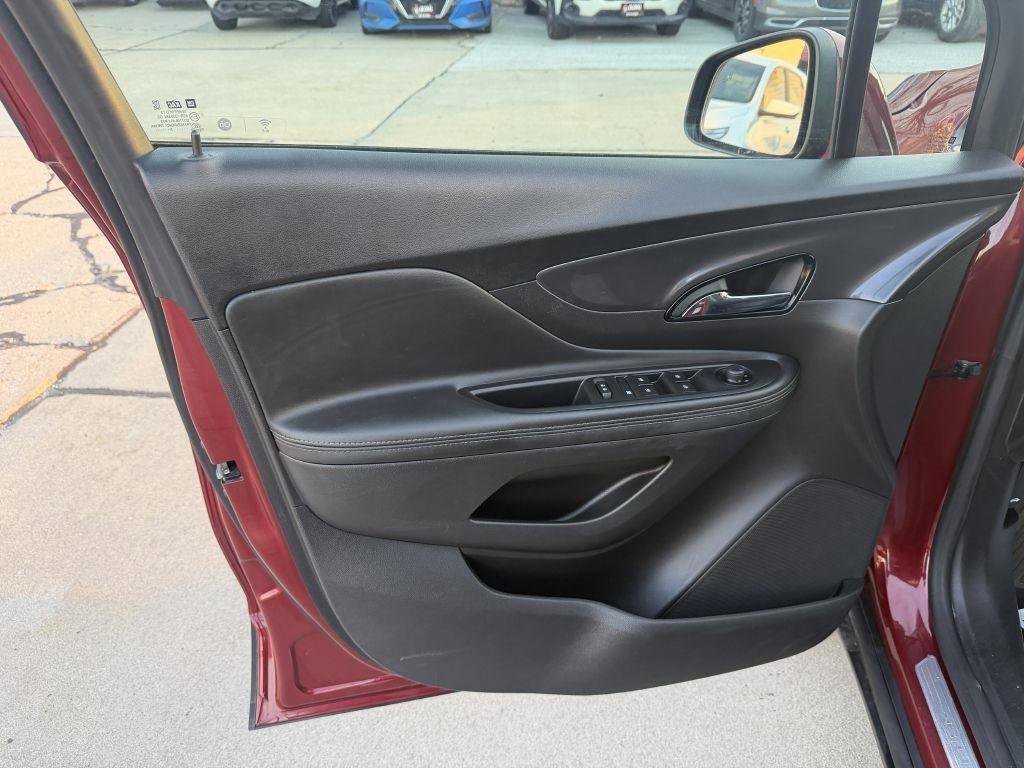 Used 2021 Buick Encore Preferred w/ Safety Package image 7