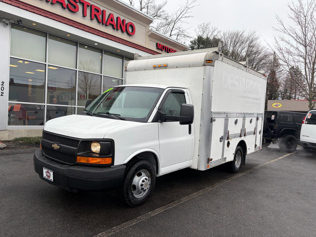 Used 2016 Chevrolet Express 3500 image 2