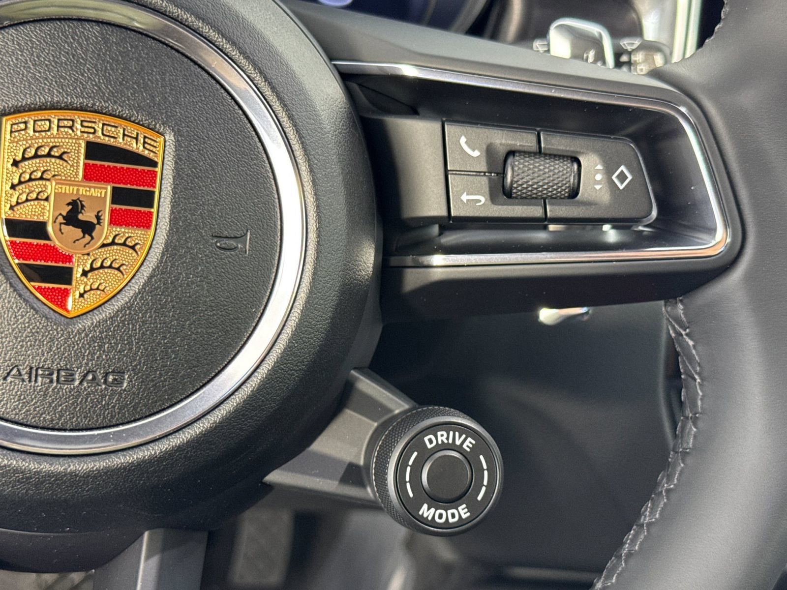 New 2026 Porsche Macan GTS AWD/4WD image 29