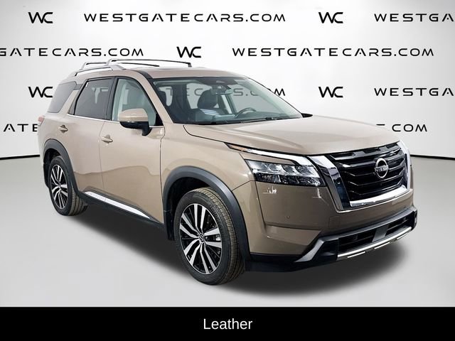 Used 2023 Nissan Pathfinder Platinum FWD image 2