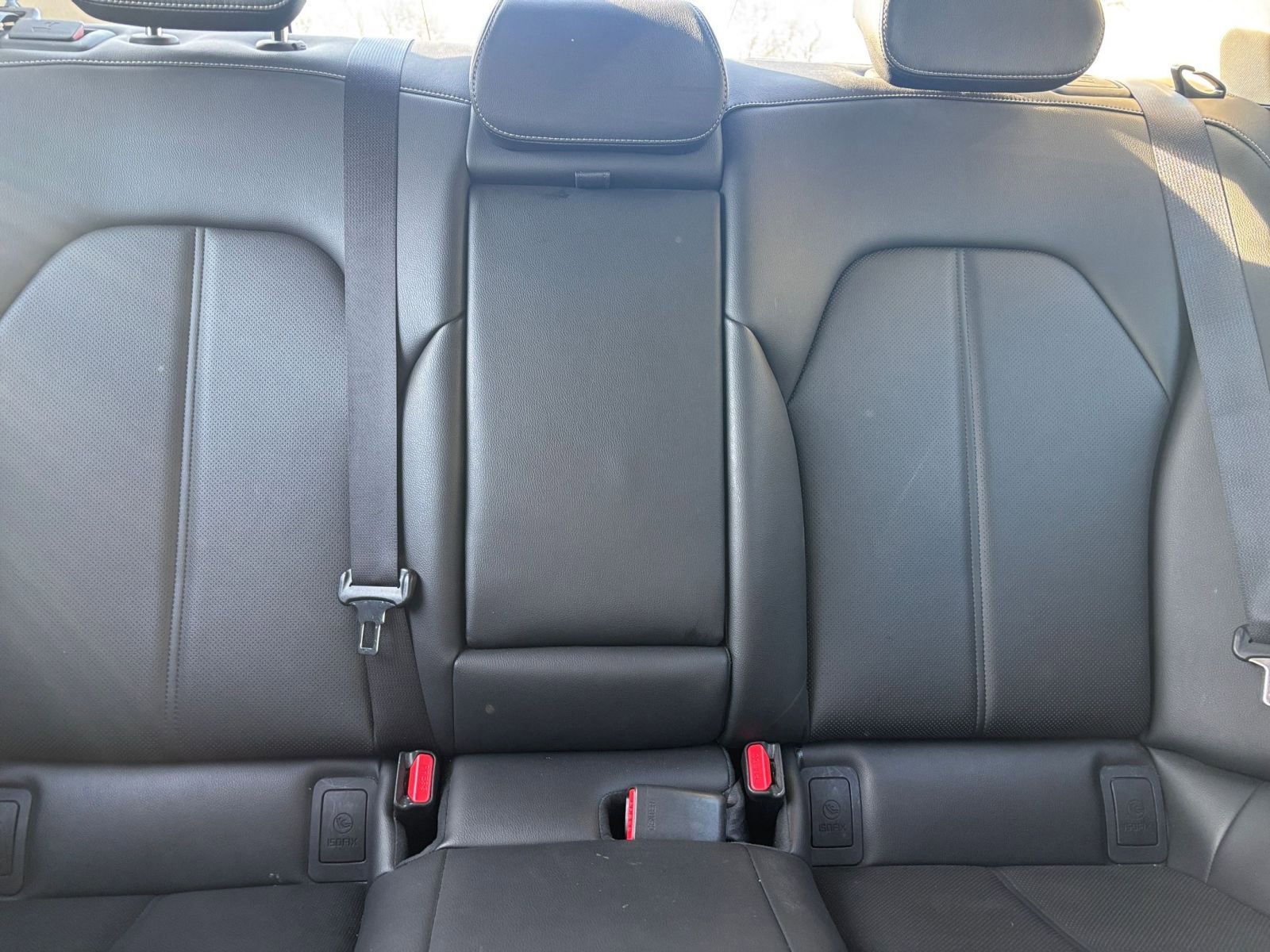 Used 2025 Genesis G70 2.5T image 38