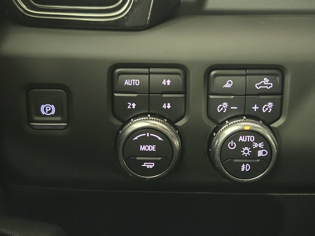 Used 2024 GMC Sierra 2500 AT4X w/ AT4X AEV Edition AWD/4WD image 22