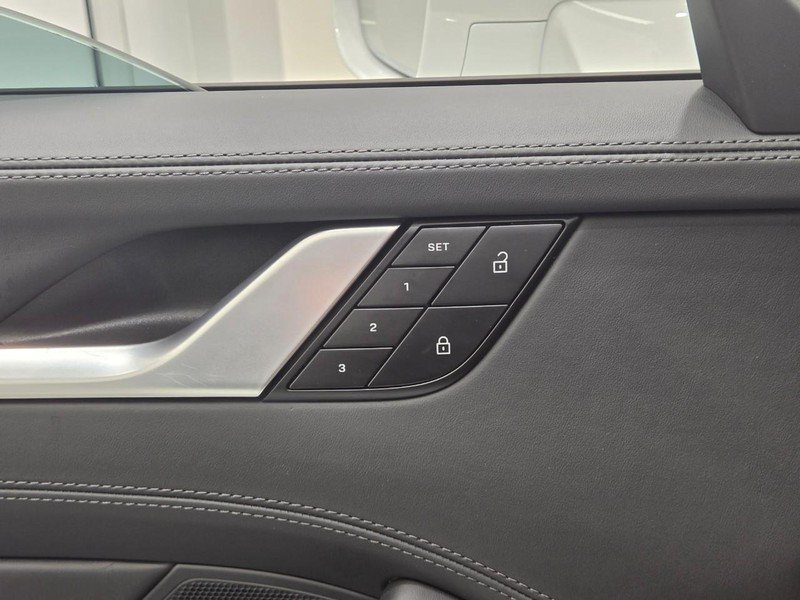 Used 2025 Porsche 911 Turbo AWD/4WD image 19