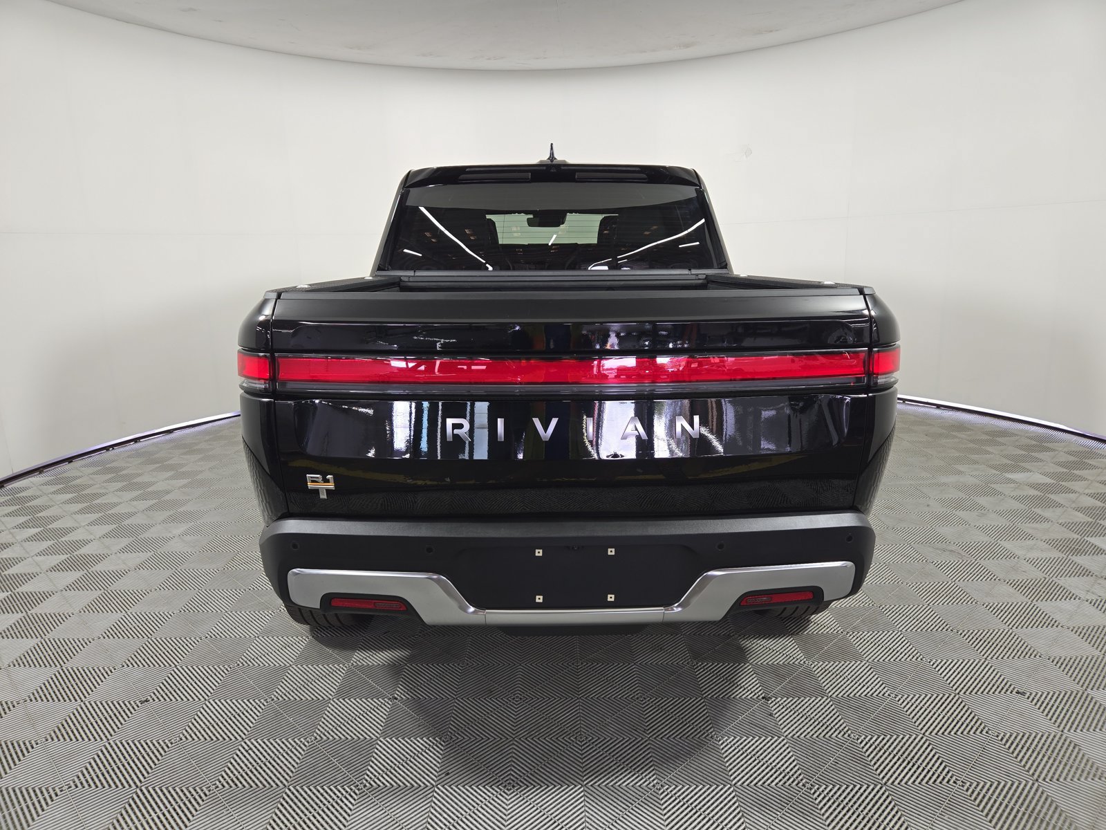 Used 2024 Rivian R1T Adventure Quad AWD/4WD image 4