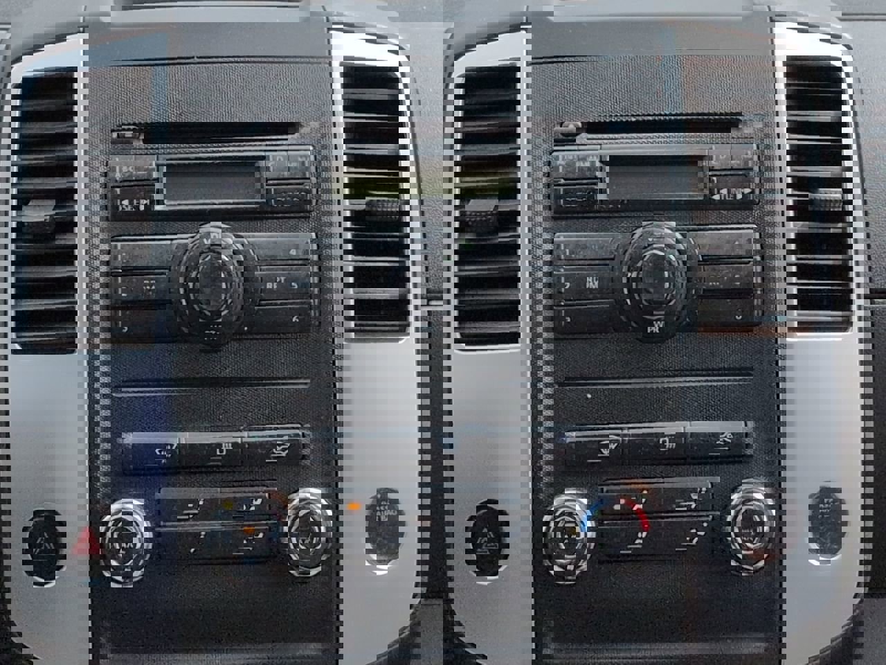 Used 2012 Suzuki Equator Sport image 18