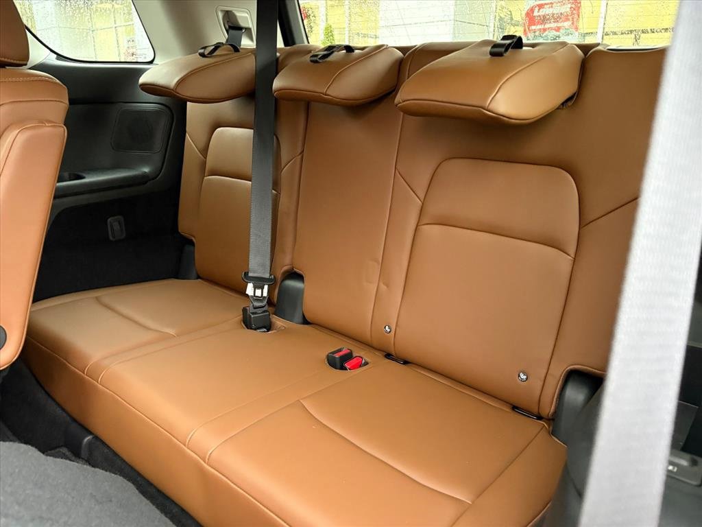 Used 2025 Nissan Pathfinder Platinum image 21