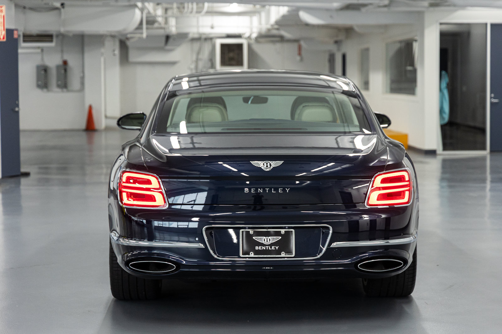 Certified 2026 Bentley Flying Spur V8 AWD/4WD image 6