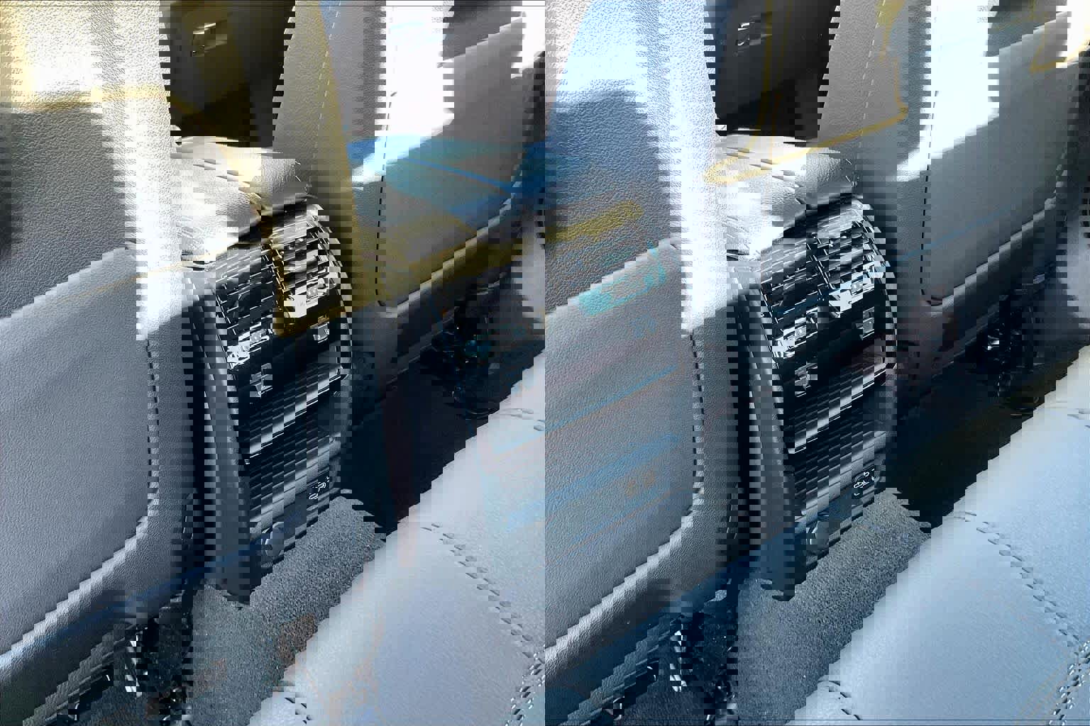 Used 2022 BMW 530i xDrive w/ Premium Package image 38