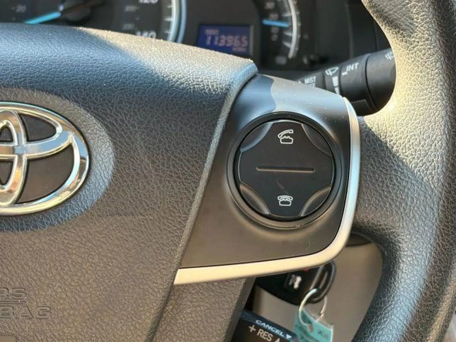 Used 2013 Toyota Camry XLE image 24