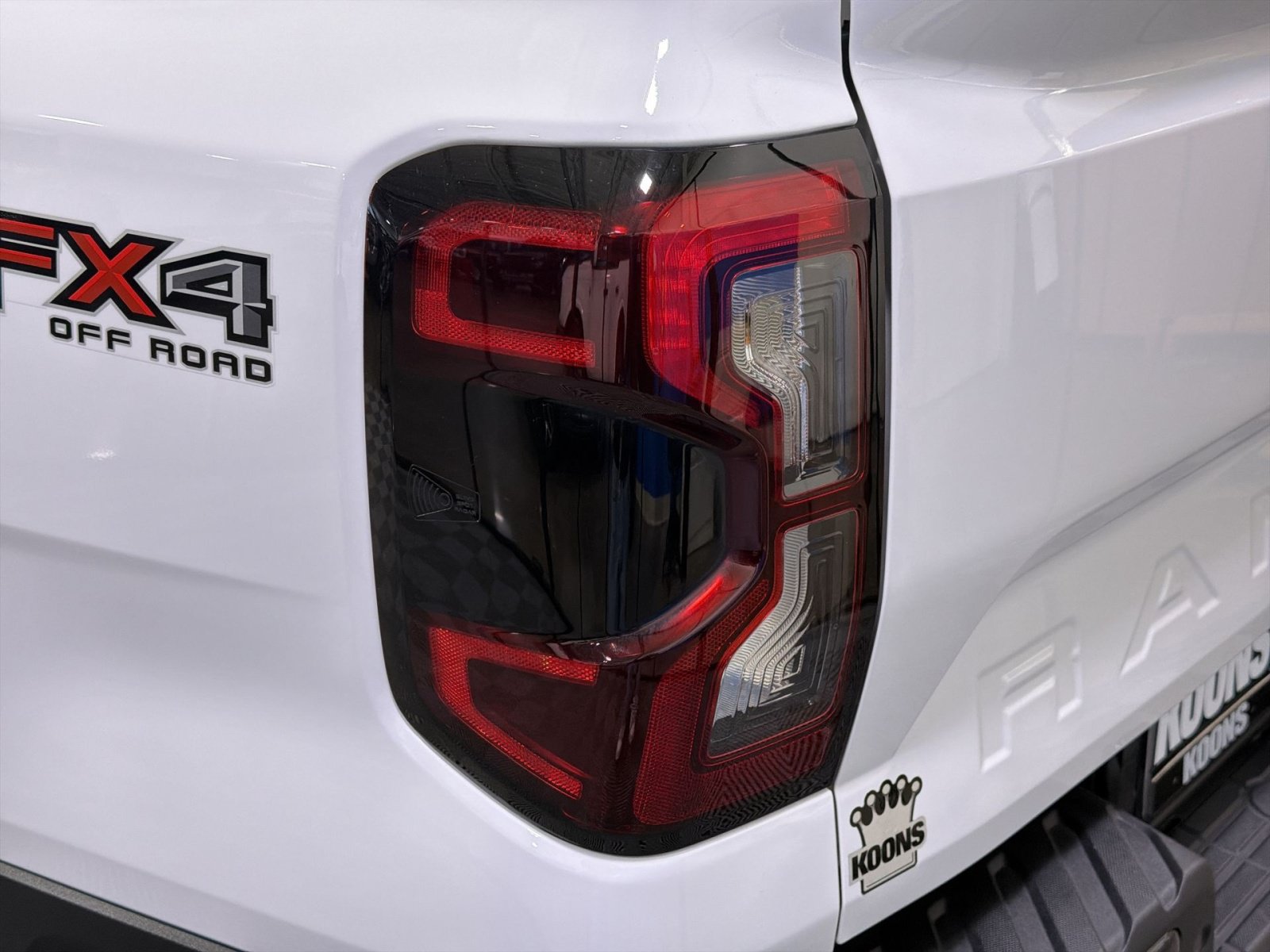 Used 2025 Ford Ranger Lariat w/ FX4 Off-Road Package AWD/4WD image 18