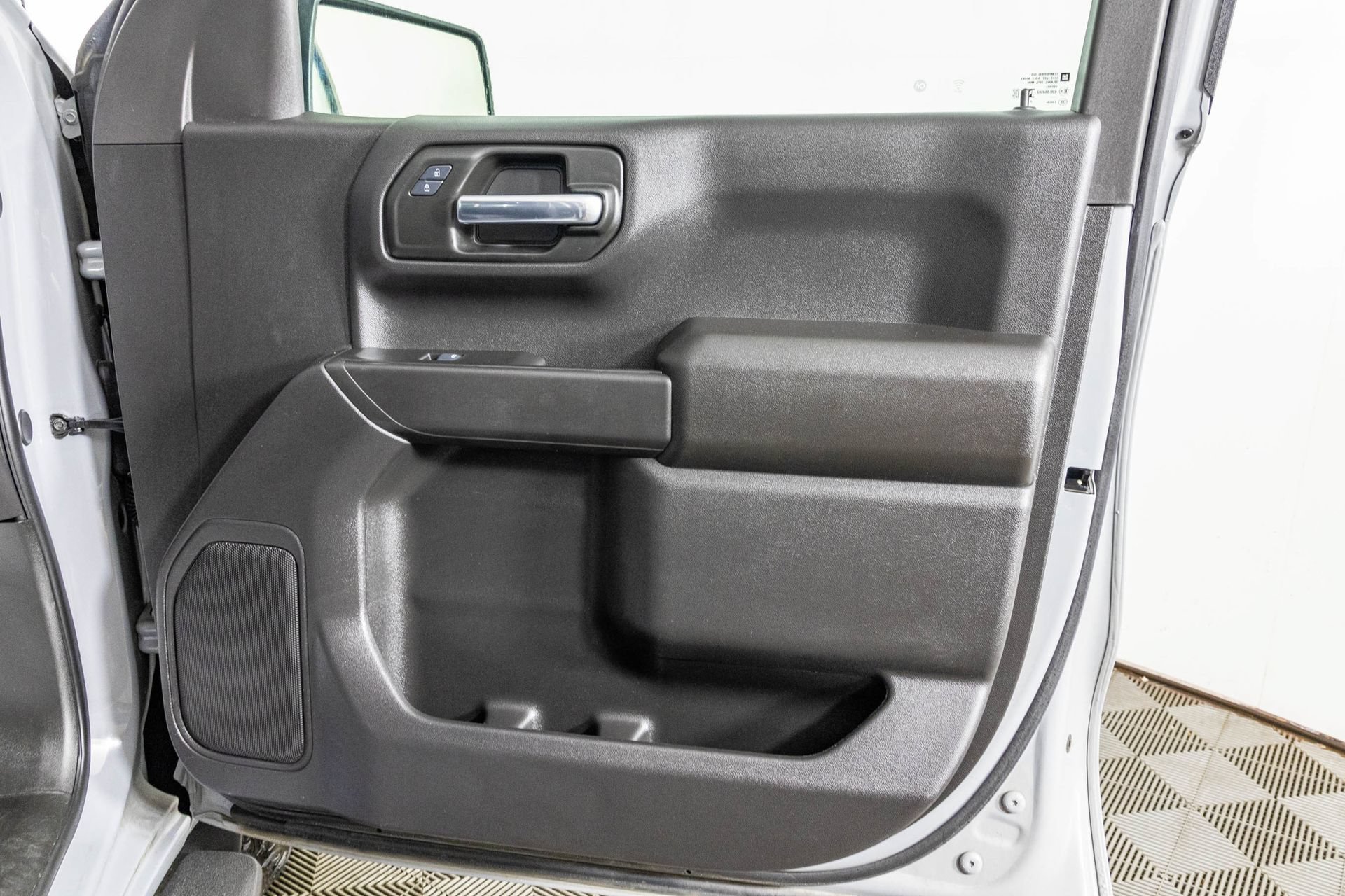 Used 2025 Chevrolet Silverado 1500 Custom Trail Boss AWD/4WD image 46