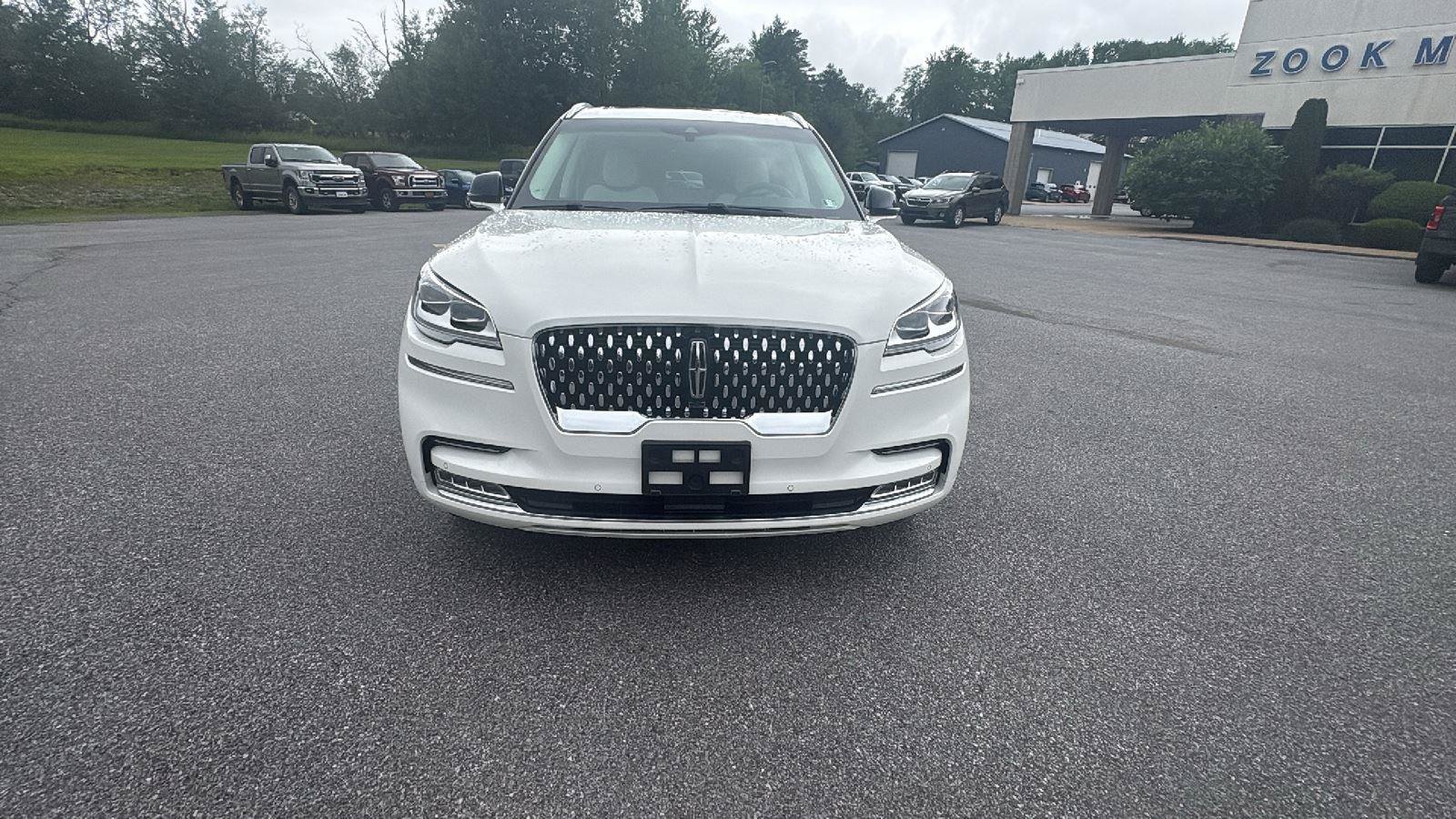 Used 2024 Lincoln Aviator Black Label AWD/4WD image 9