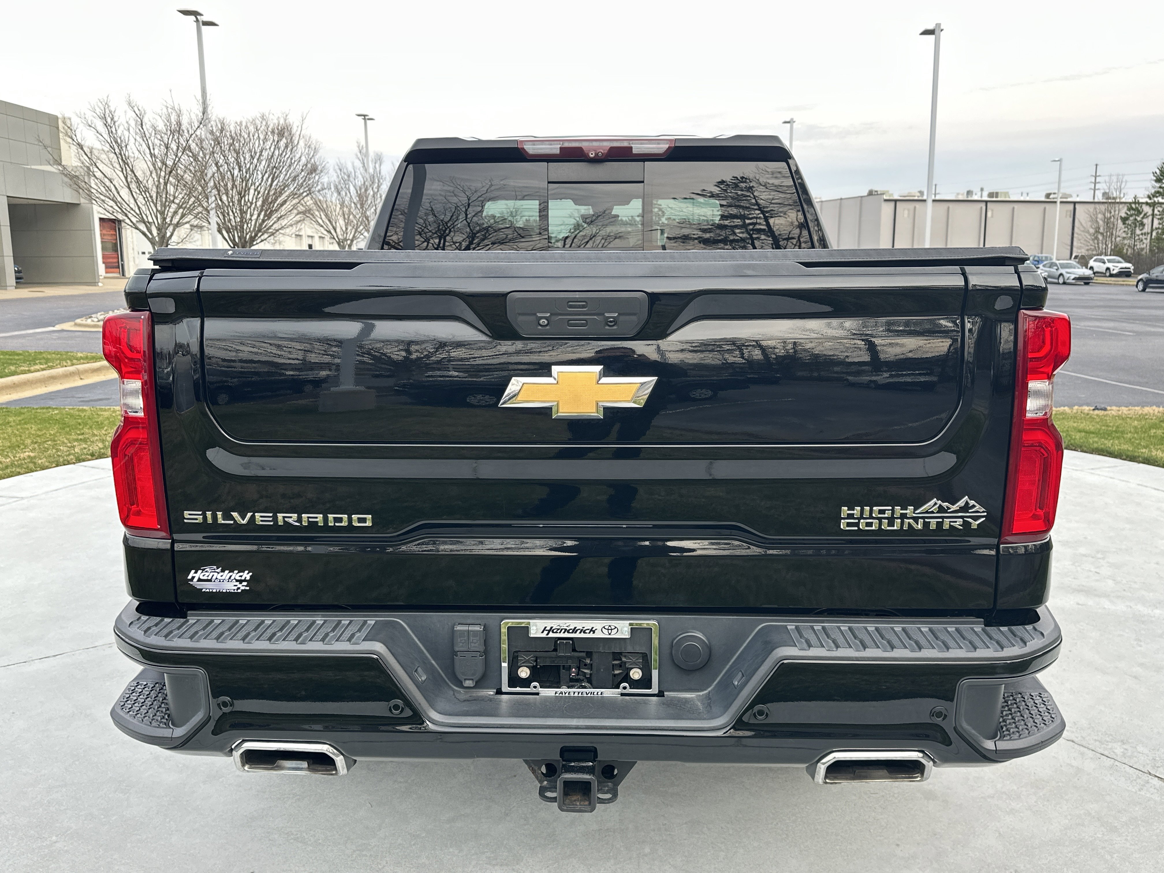 Used 2021 Chevrolet Silverado 1500 High Country w/ Technology Package image 9