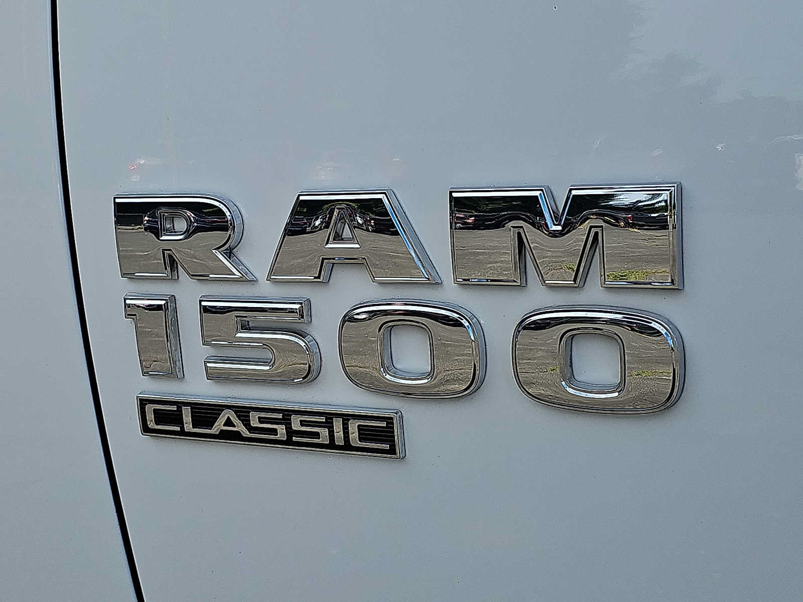 Used 2022 RAM 1500 Classic SLT AWD/4WD image 30