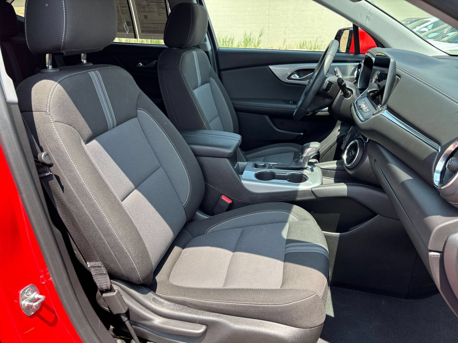 Used 2025 Chevrolet Blazer LT FWD image 38