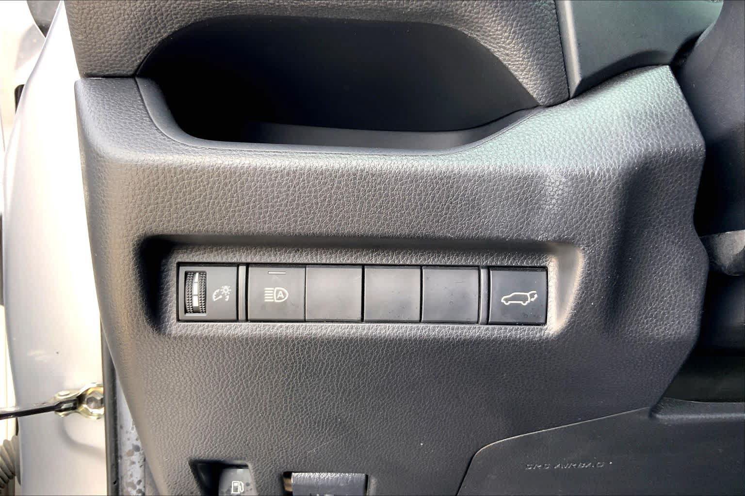 Used 2022 Toyota RAV4 SE AWD/4WD image 33