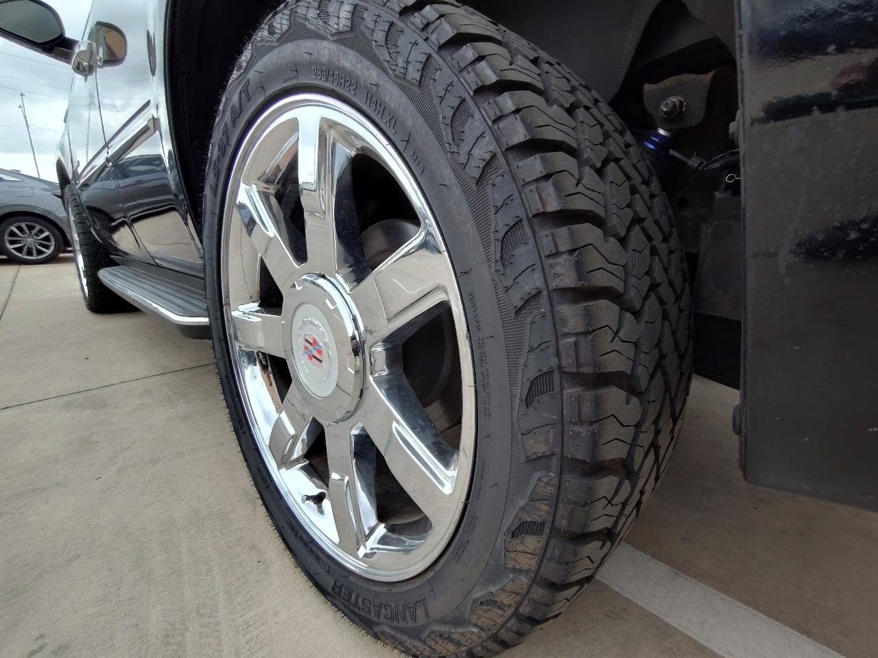 Used 2012 Cadillac Escalade Luxury RWD image 11