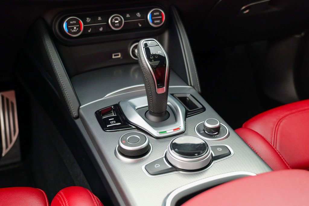 Used 2023 Alfa Romeo Stelvio Veloce AWD/4WD image 54