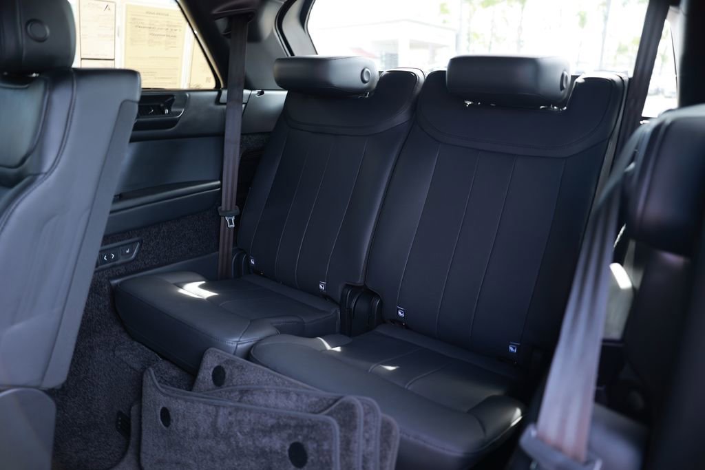 Used 2025 Land Rover Range Rover Long Wheelbase SE image 33