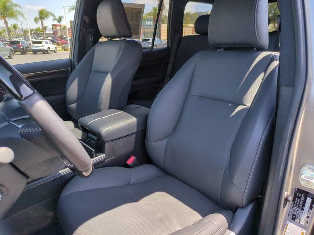 Used 2022 Lexus GX 460 Premium w/ Premium Package AWD/4WD image 11