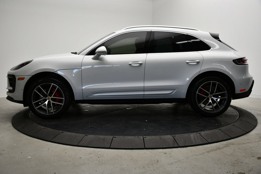 Certified 2023 Porsche Macan S AWD/4WD image 2