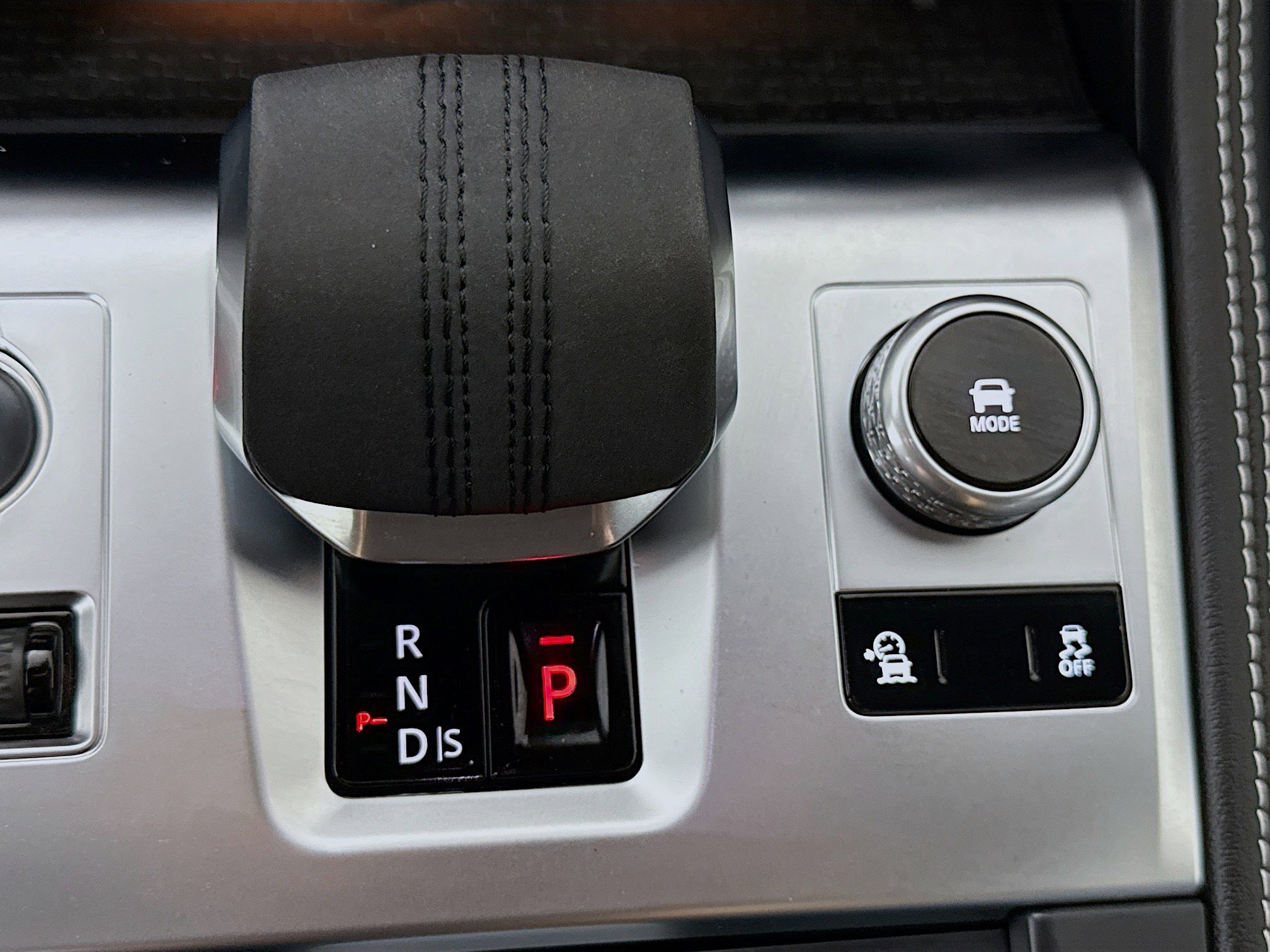 Used 2025 Jaguar F-PACE R-Dynamic S image 20