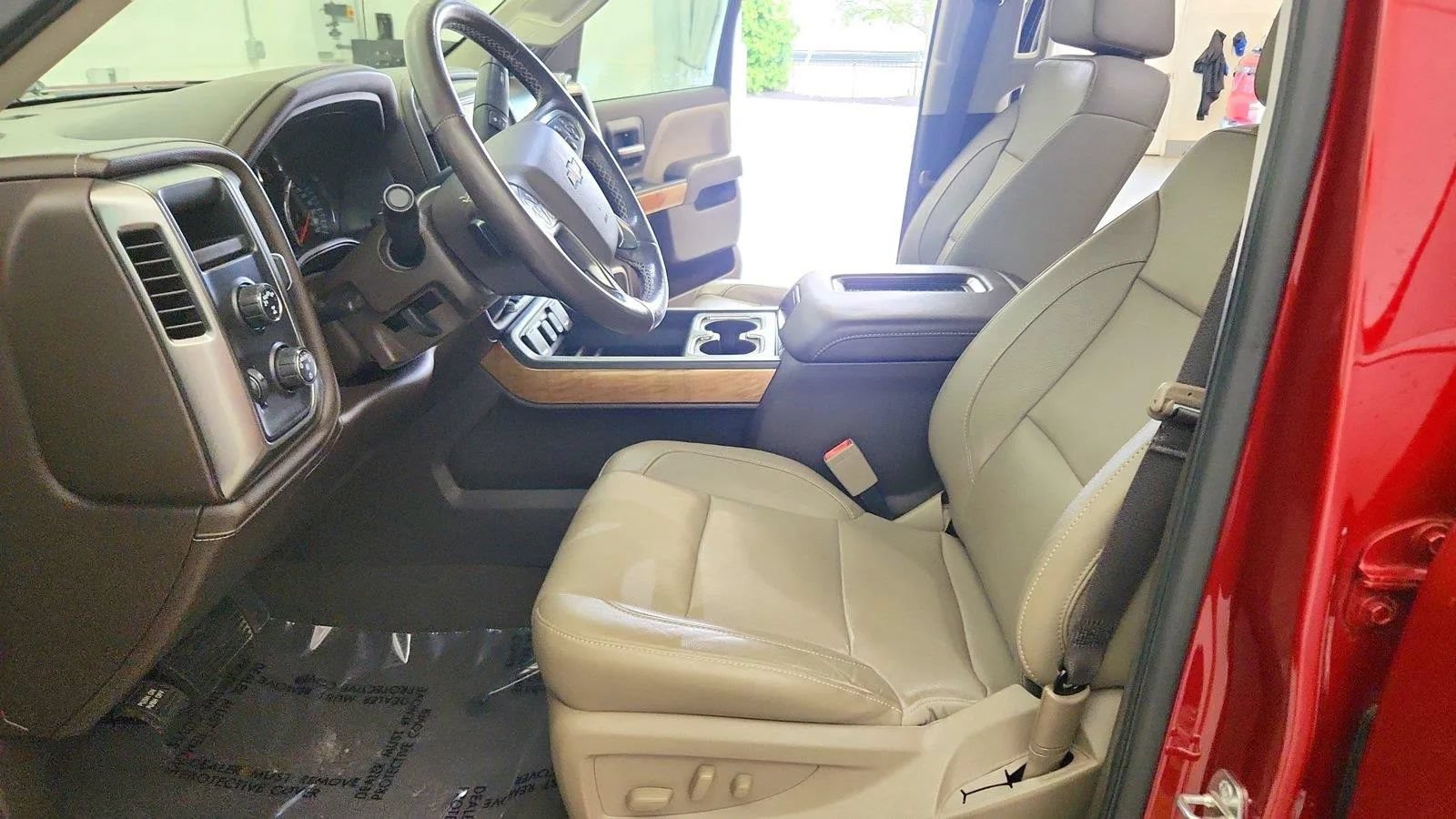 Used 2018 Chevrolet Silverado 1500 LTZ w/ LTZ Plus Package AWD/4WD image 15