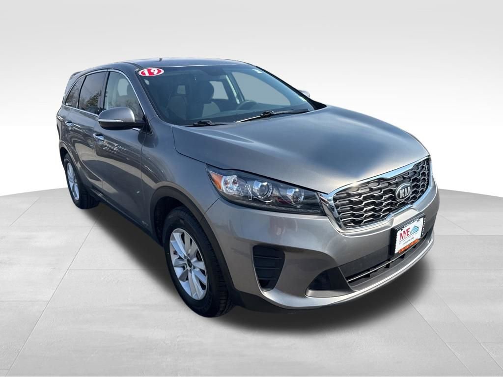 Used 2019 Kia Sorento LX image 8