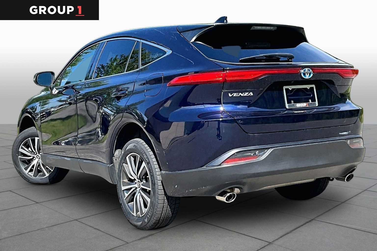 Used 2023 Toyota Venza LE AWD/4WD image 11