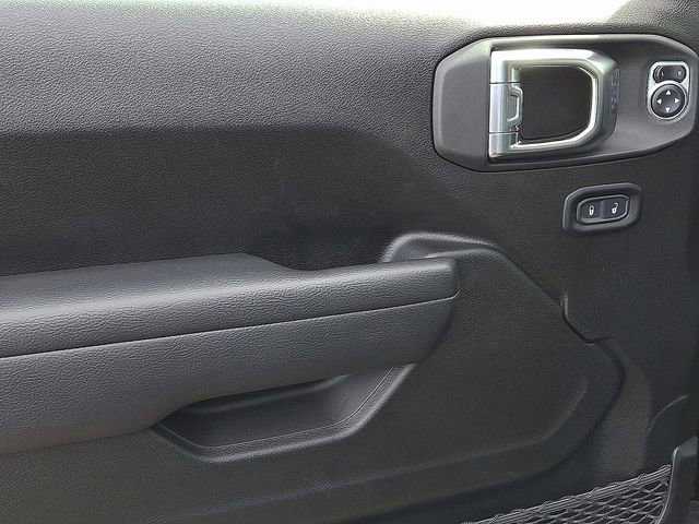 Used 2025 Jeep Gladiator Sport image 21