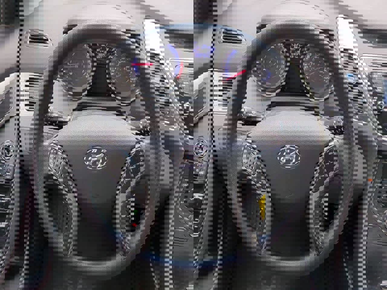 Used 2015 Hyundai Elantra SE w/ Option Group 02 image 41