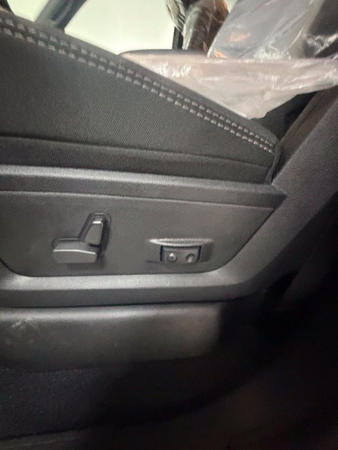 New 2026 RAM 3500 Big Horn AWD/4WD image 15