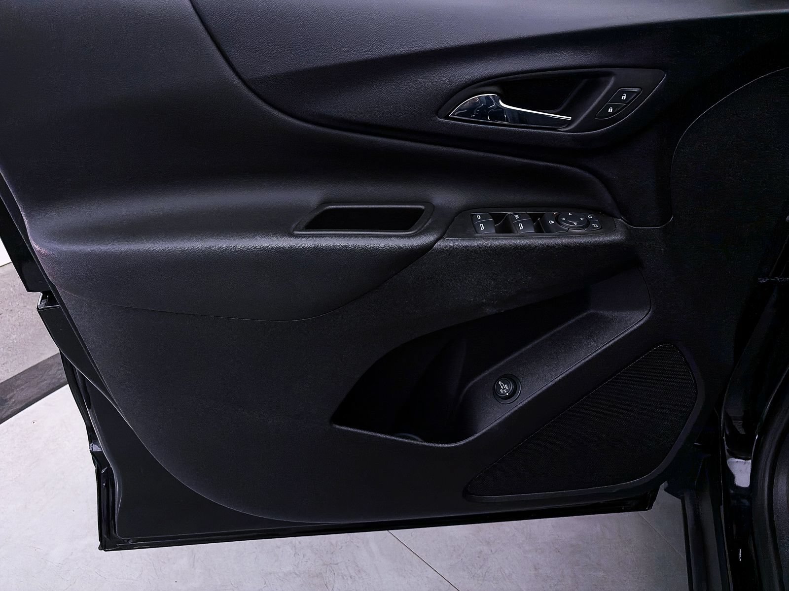 Used 2023 Chevrolet Equinox LT FWD image 14