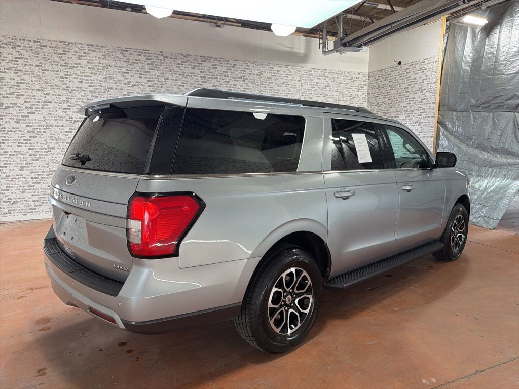 Used 2024 Ford Expedition Max XLT image 7