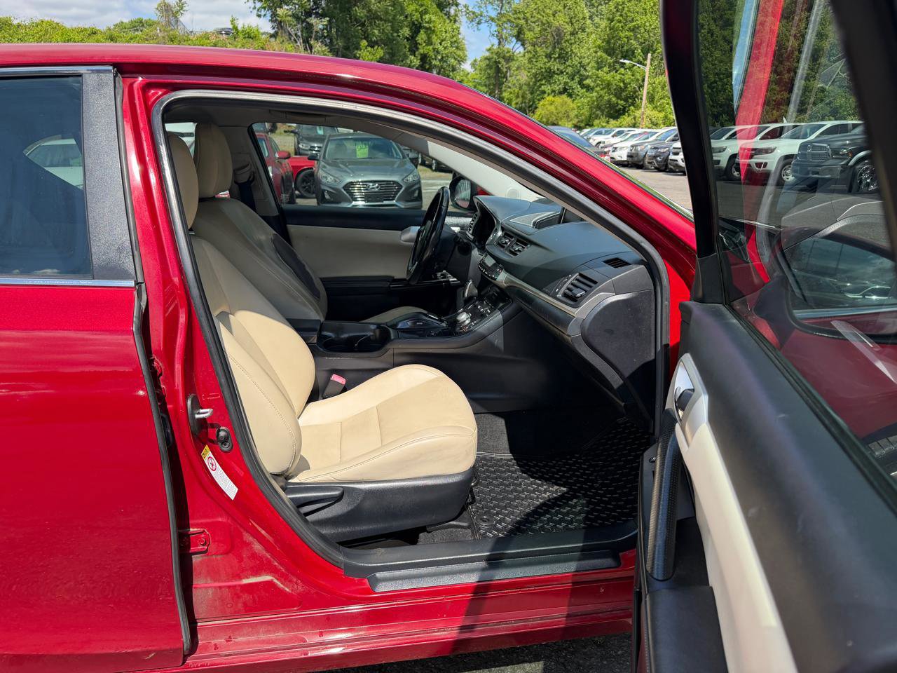 Used 2012 Lexus CT 200h Premium w/ Premium Audio Pkg FWD image 17