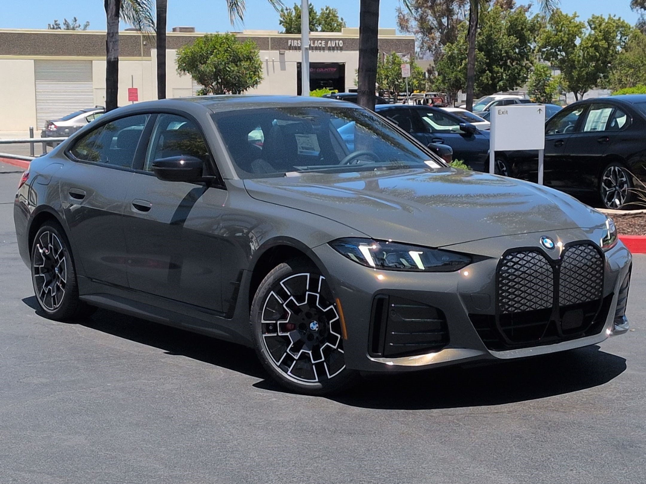 New 2026 BMW i4 eDrive40 w/ M Sport Package RWD image 2