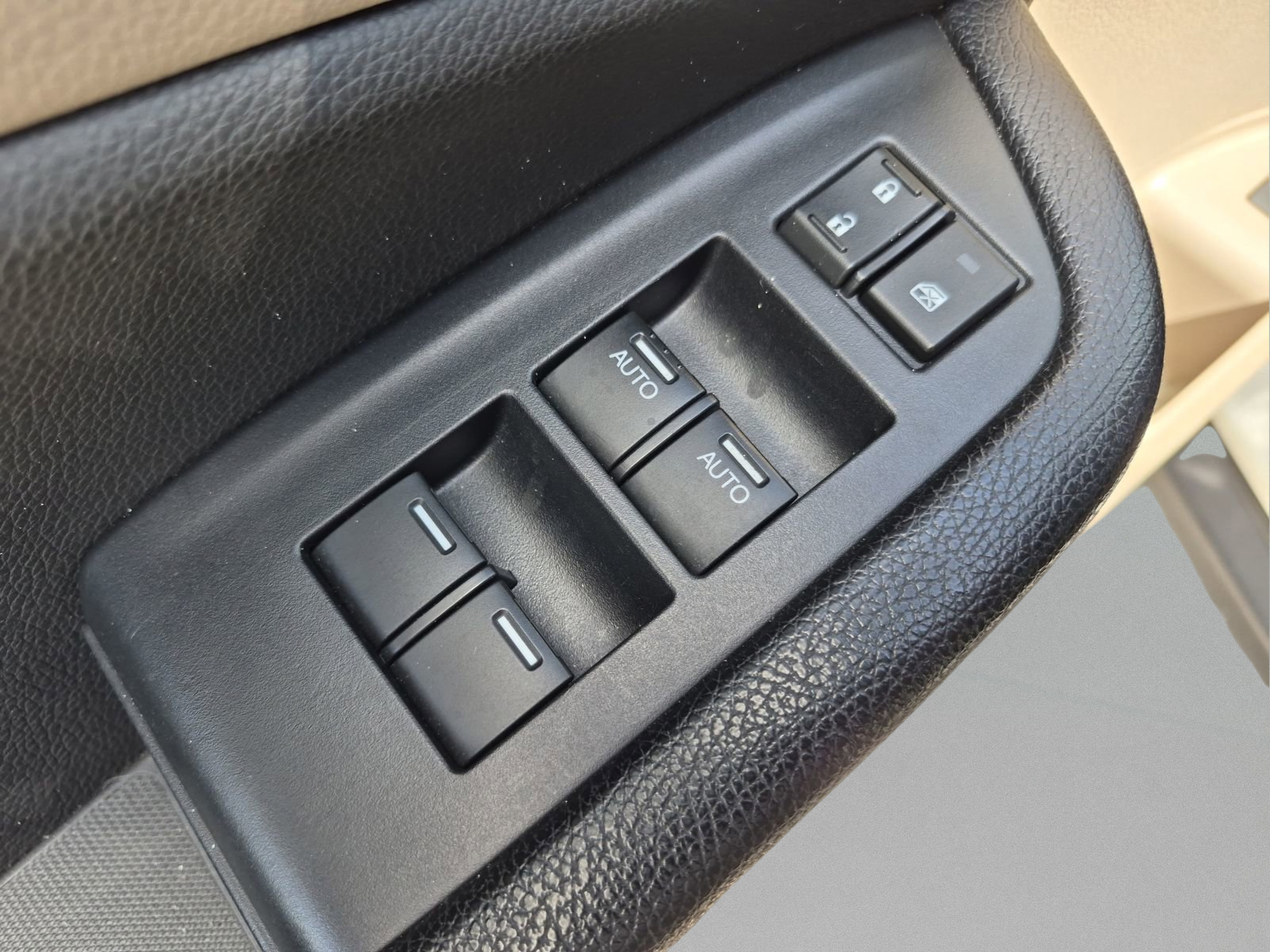 Used 2016 Honda Pilot Touring image 16