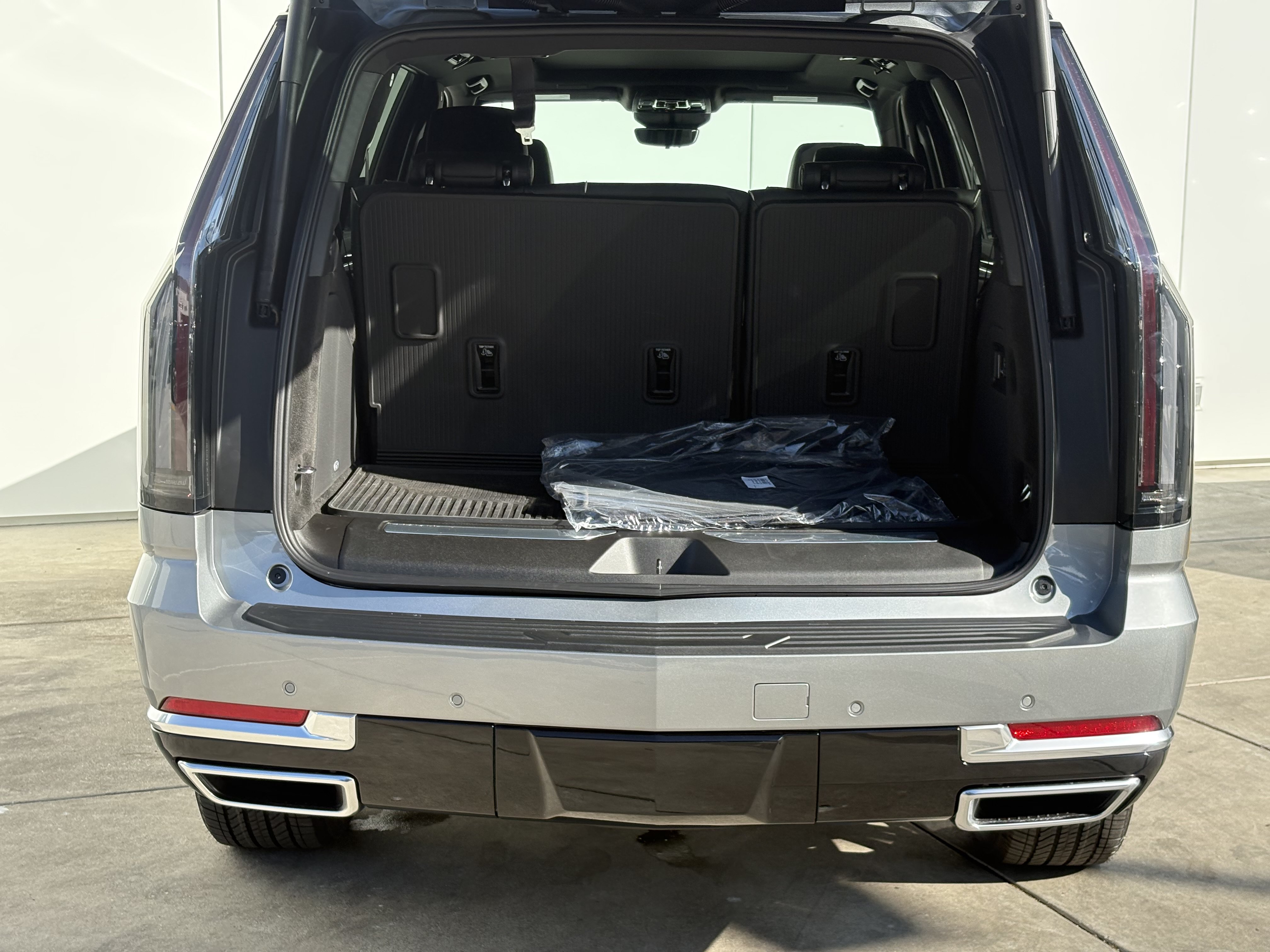 New 2026 Cadillac Escalade Luxury AWD/4WD image 9