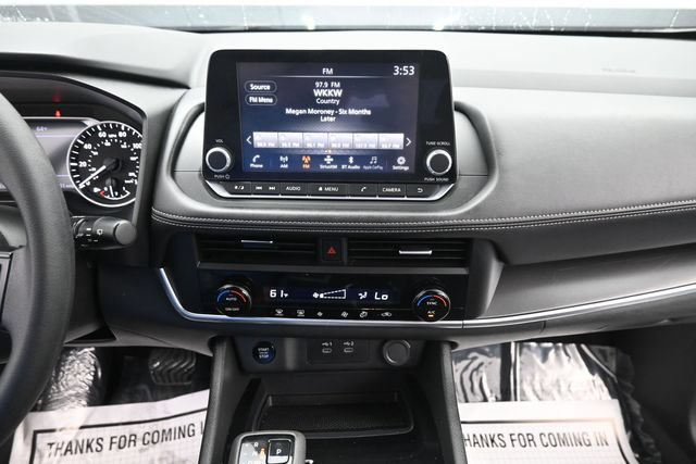 Used 2024 Nissan Rogue SV AWD/4WD image 17
