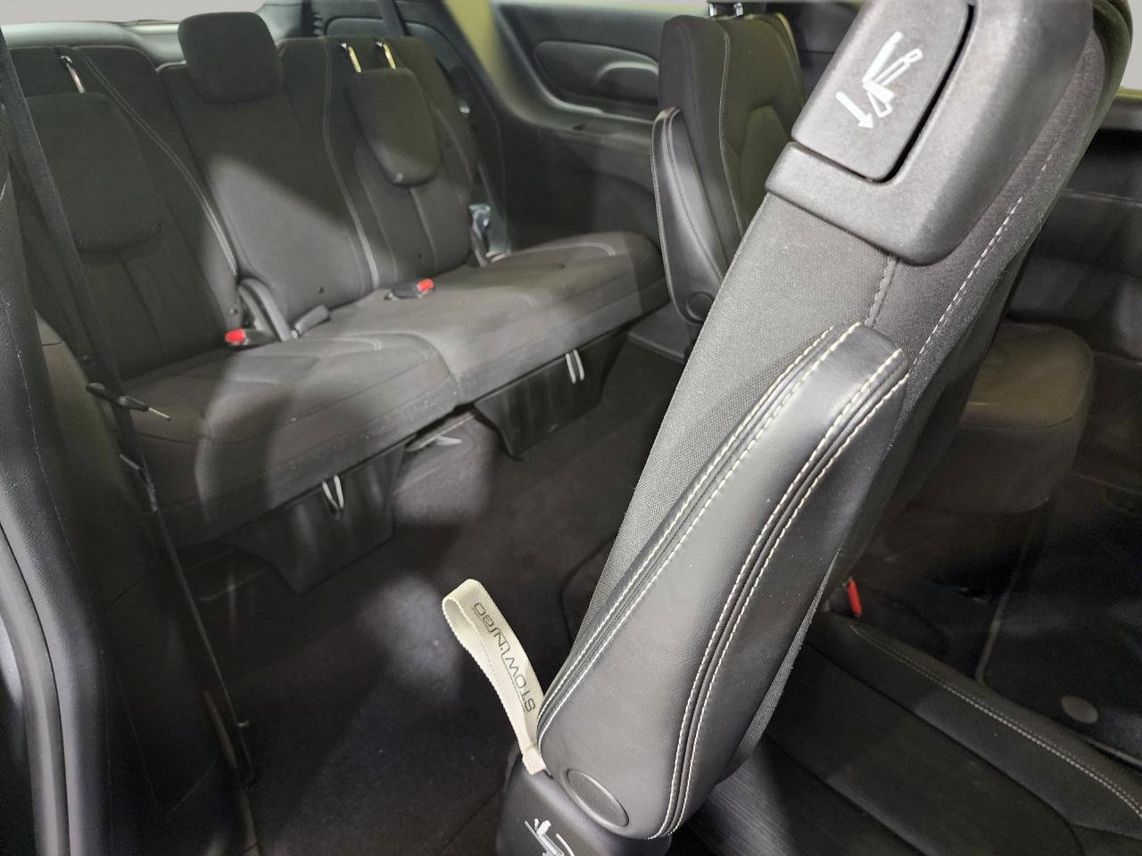 Used 2020 Chrysler Pacifica Touring w/ S Appearance Package image 25